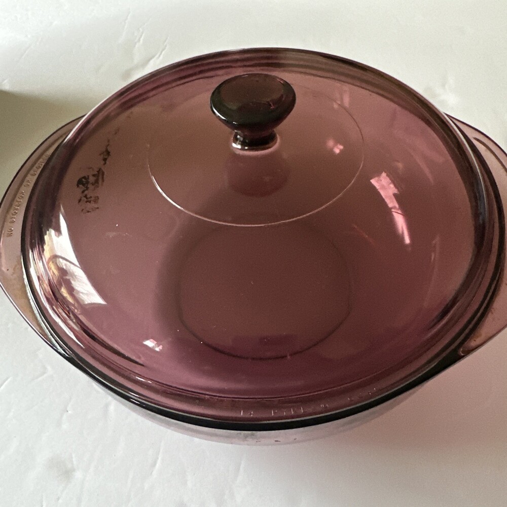 1990's Pyrex  Cranberry Casserole Dish w/ Lid 2 Quart  2L  024